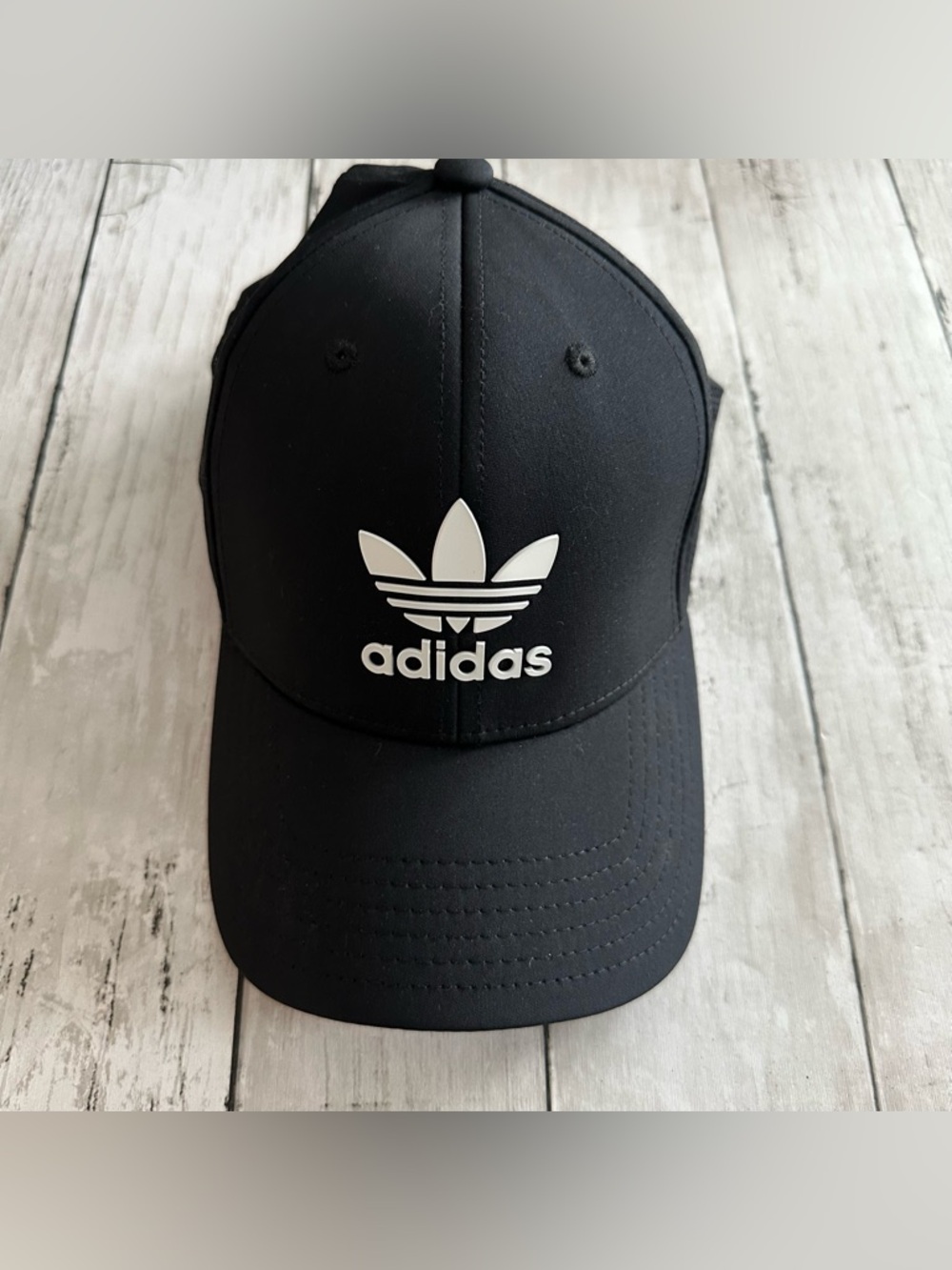 PREOWNED ADIDAS BLACK WHITE BASEBALL HAT ADJUSTABLE WOMENS
